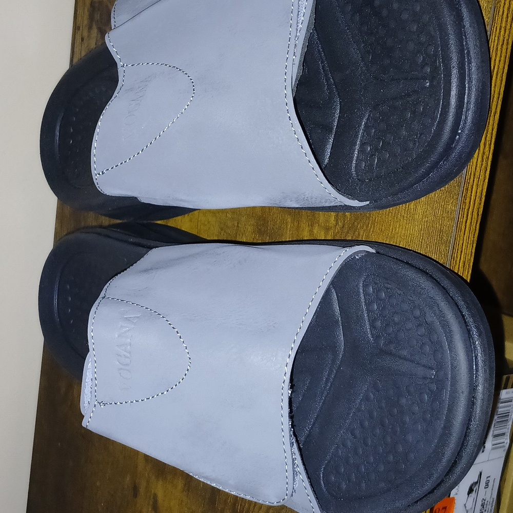 Vogana 6.5 - 7 wide mens slide sandals gray